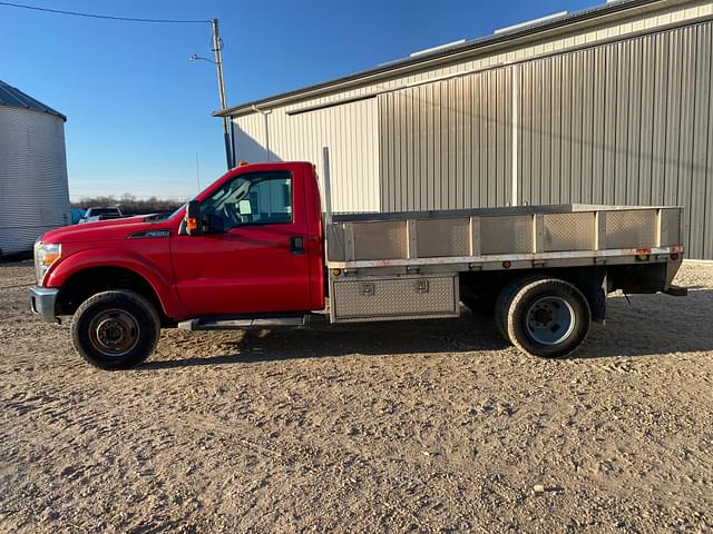 Image of Ford F-350 equipment image 1