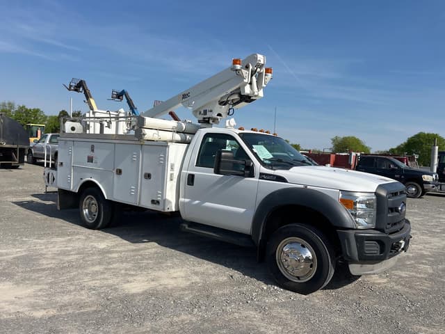 Image of Ford F-450 equipment image 3