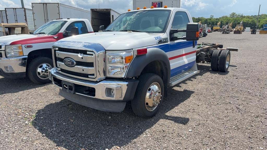 Image of Ford F-450 Primary image