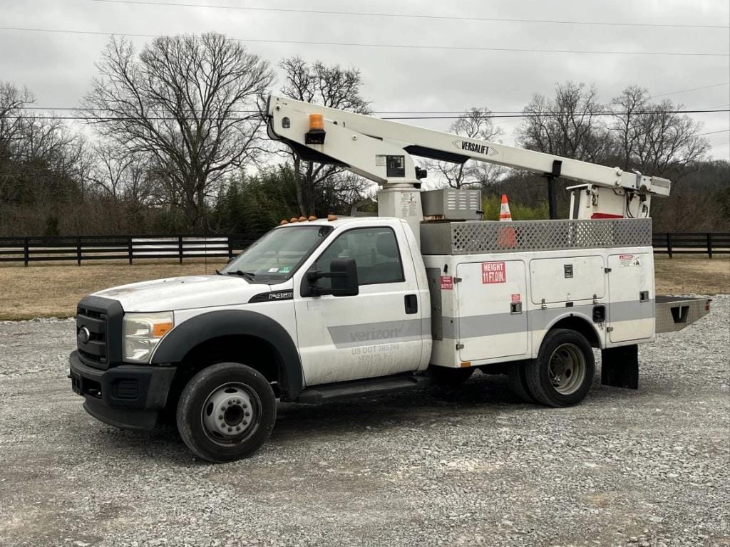 2013 Ford F-450 Equipment Image0