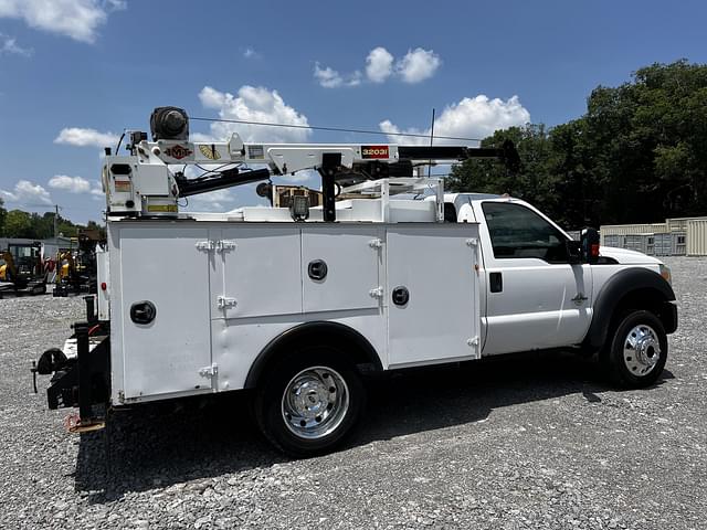Image of Ford F-450 equipment image 3