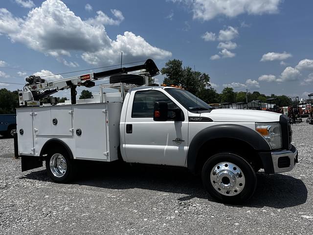 Image of Ford F-450 equipment image 4