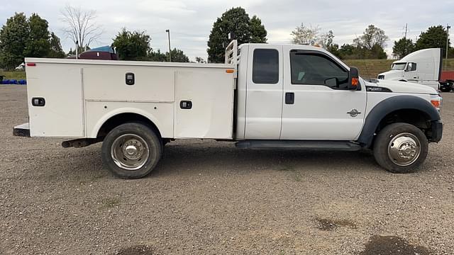 Image of Ford F-450 equipment image 3