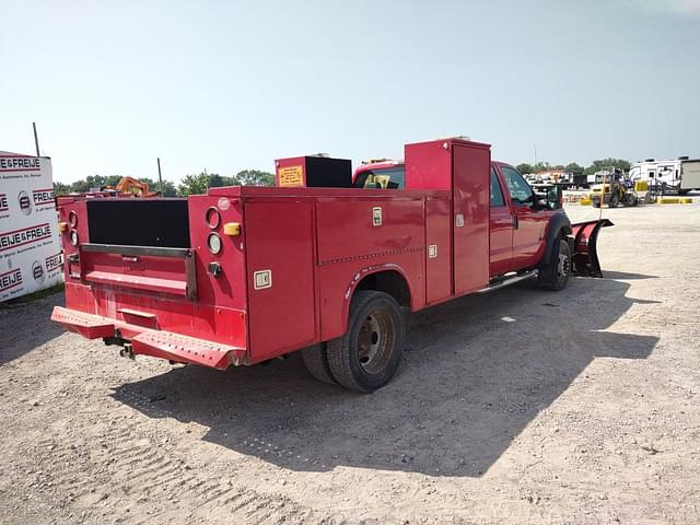 Image of Ford F-450 equipment image 4