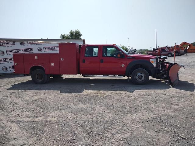 Image of Ford F-450 equipment image 3