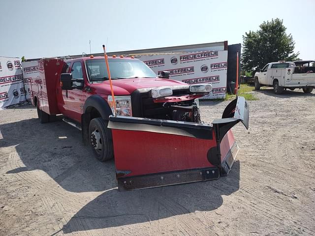 Image of Ford F-450 equipment image 2