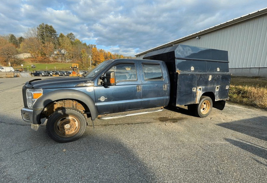 Image of Ford F-550 Primary image