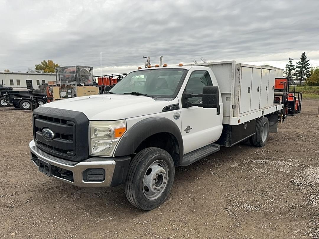 Image of Ford F-550 Primary image