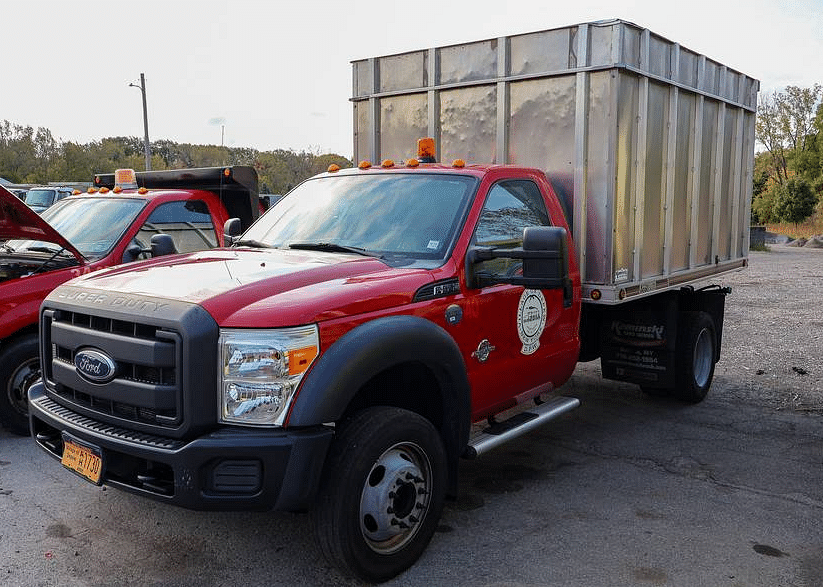 Image of Ford F-550 Primary image