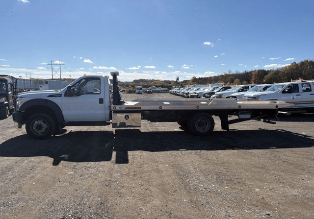 Image of Ford F-550 equipment image 1
