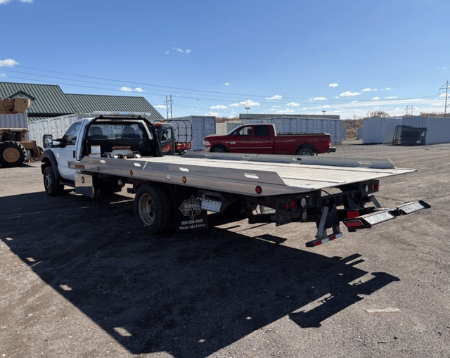 Image of Ford F-550 equipment image 2