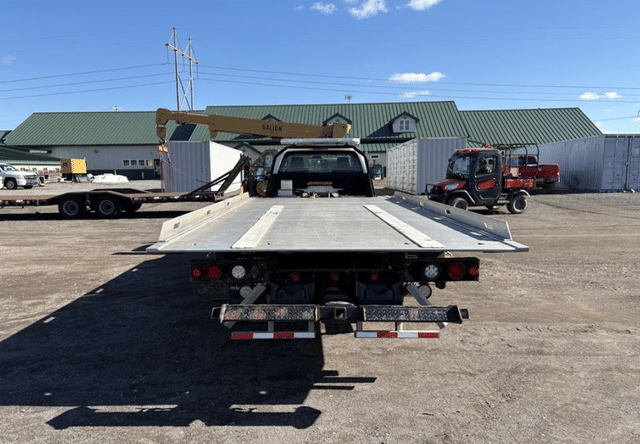 Image of Ford F-550 equipment image 3