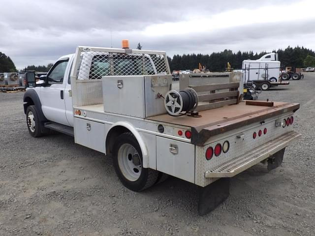 Image of Ford F-550 equipment image 4