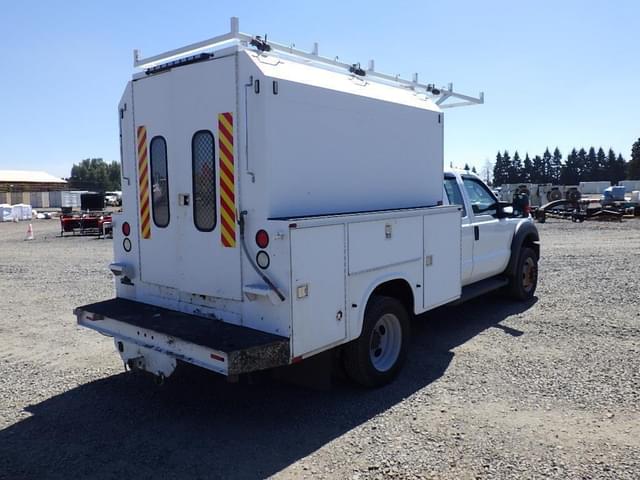 Image of Ford F-550 equipment image 3