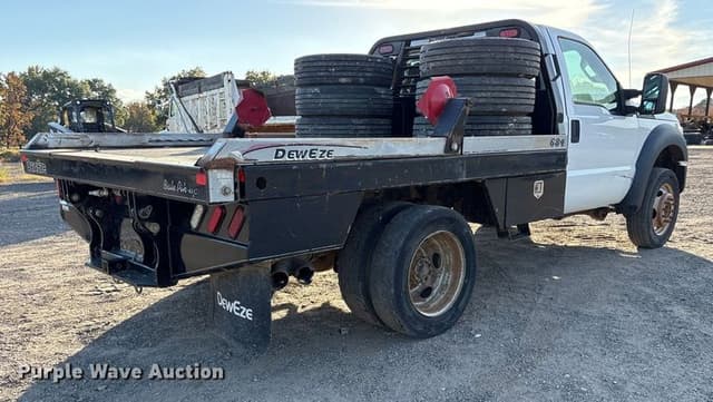 Image of Ford F-550 equipment image 4