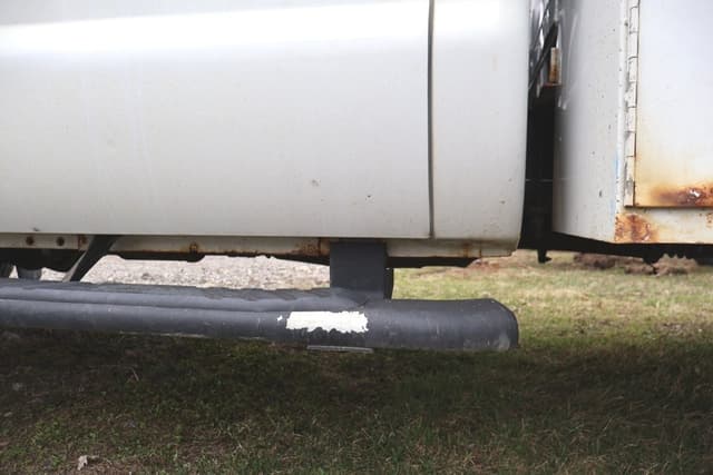 Image of Ford F-550 equipment image 2