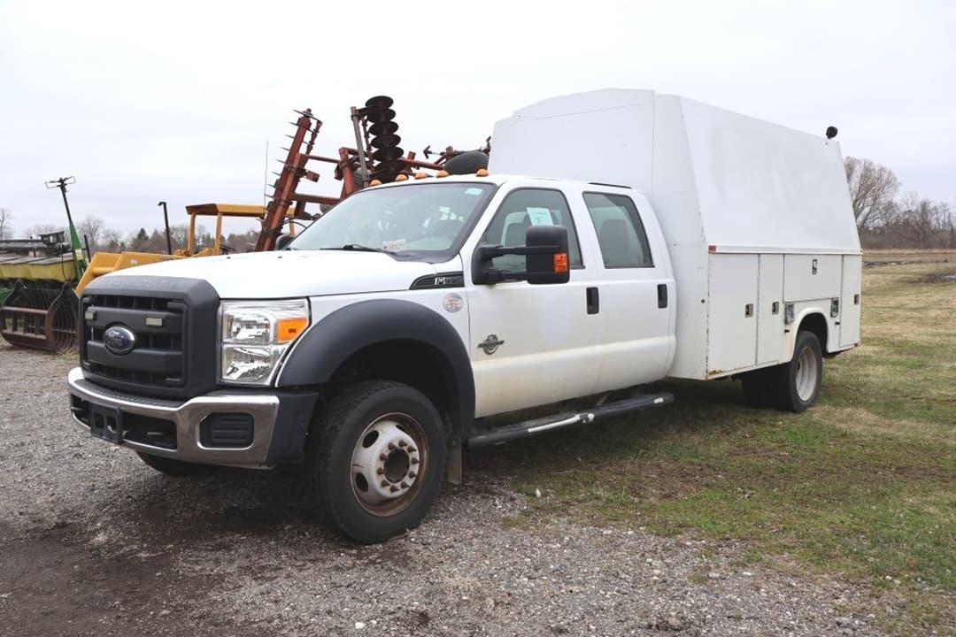 Image of Ford F-550 Primary image