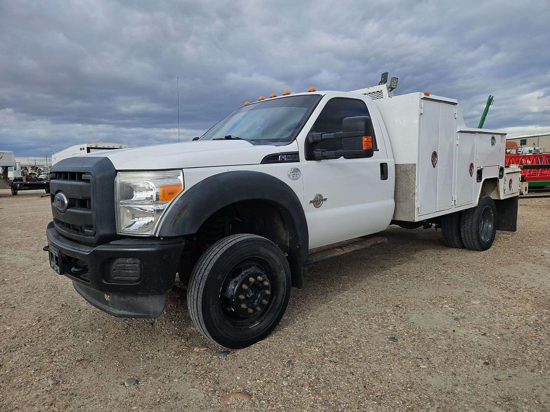 Image of Ford F-550 Primary image