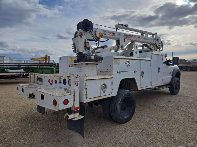 Image of Ford F-550 equipment image 4