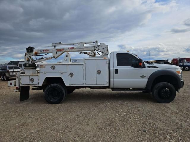 Image of Ford F-550 equipment image 3