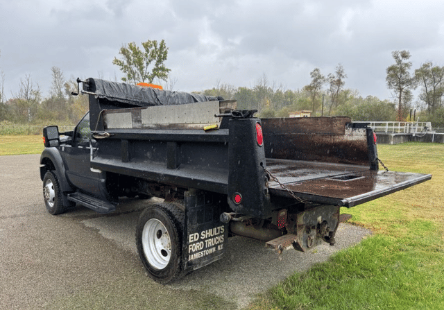 Image of Ford F-550 equipment image 2