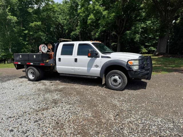 Image of Ford F-550 equipment image 4