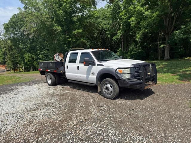 Image of Ford F-550 equipment image 3