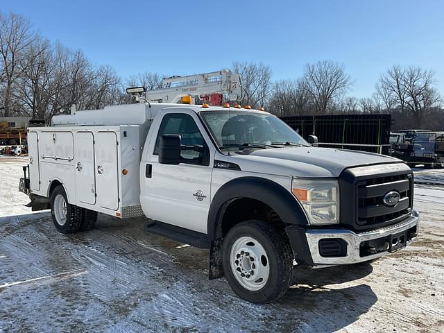 Image of Ford F-550 equipment image 2