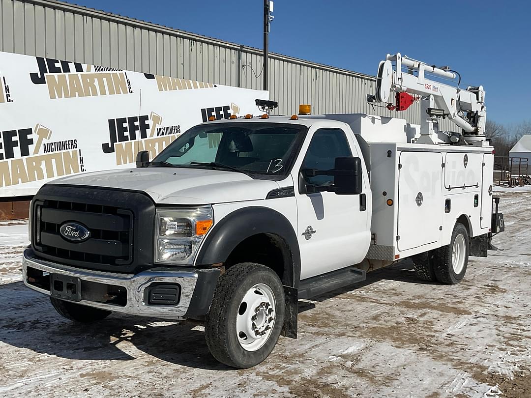 Image of Ford F-550 Primary image