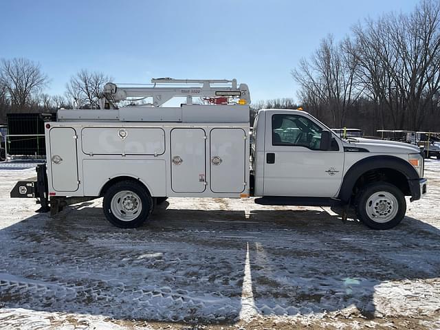 Image of Ford F-550 equipment image 3