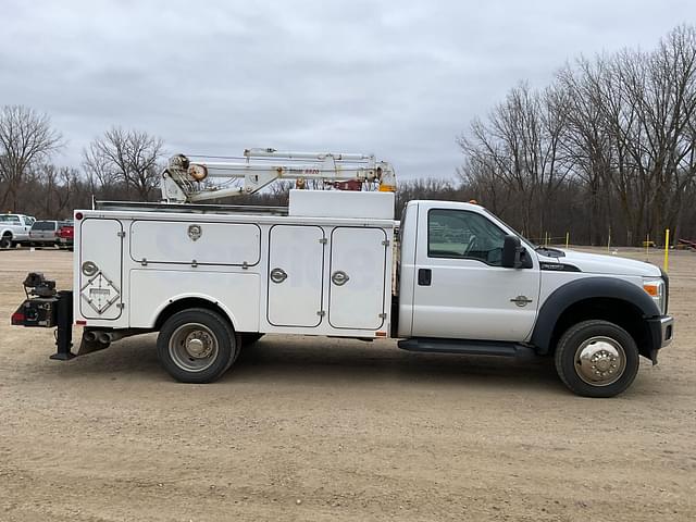 Image of Ford F-550 equipment image 3