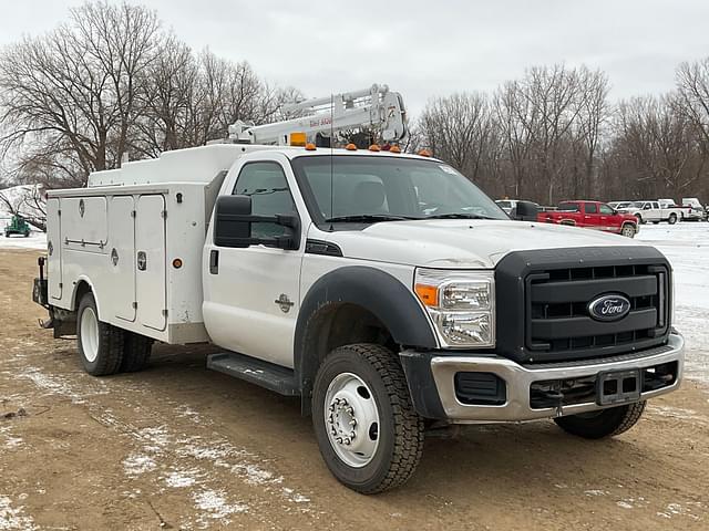 Image of Ford F-550 equipment image 2