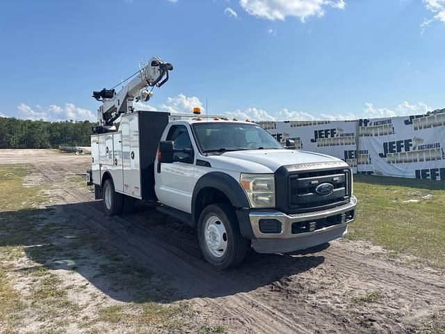 Image of Ford F-550 equipment image 2