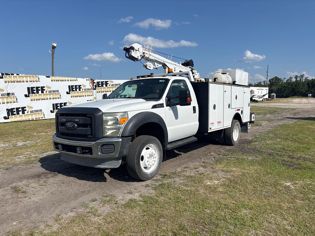 Image of Ford F-550 Primary image
