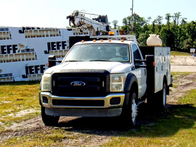Image of Ford F-550 equipment image 1