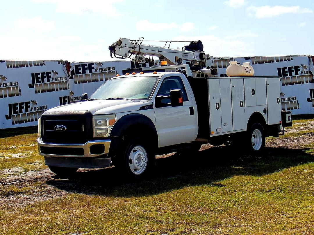 Image of Ford F-550 Primary image