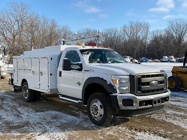 Image of Ford F-550 equipment image 2