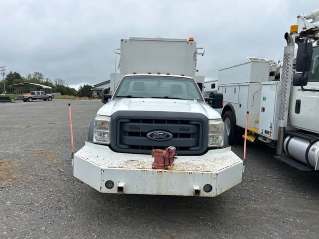 Image of Ford F-550 equipment image 1
