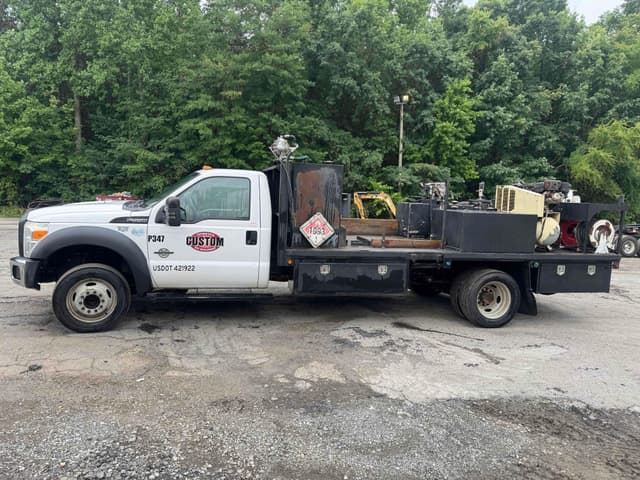 Image of Ford F-550 equipment image 1
