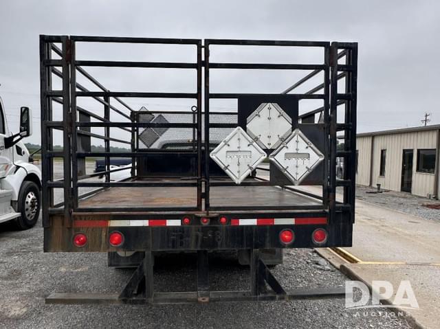 Image of Ford F-550 equipment image 3