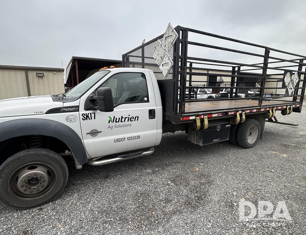Image of Ford F-550 Primary image