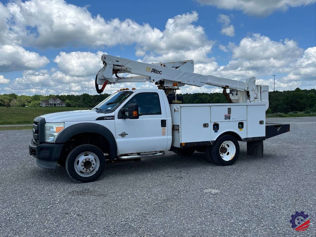 Image of Ford F-550 Primary image