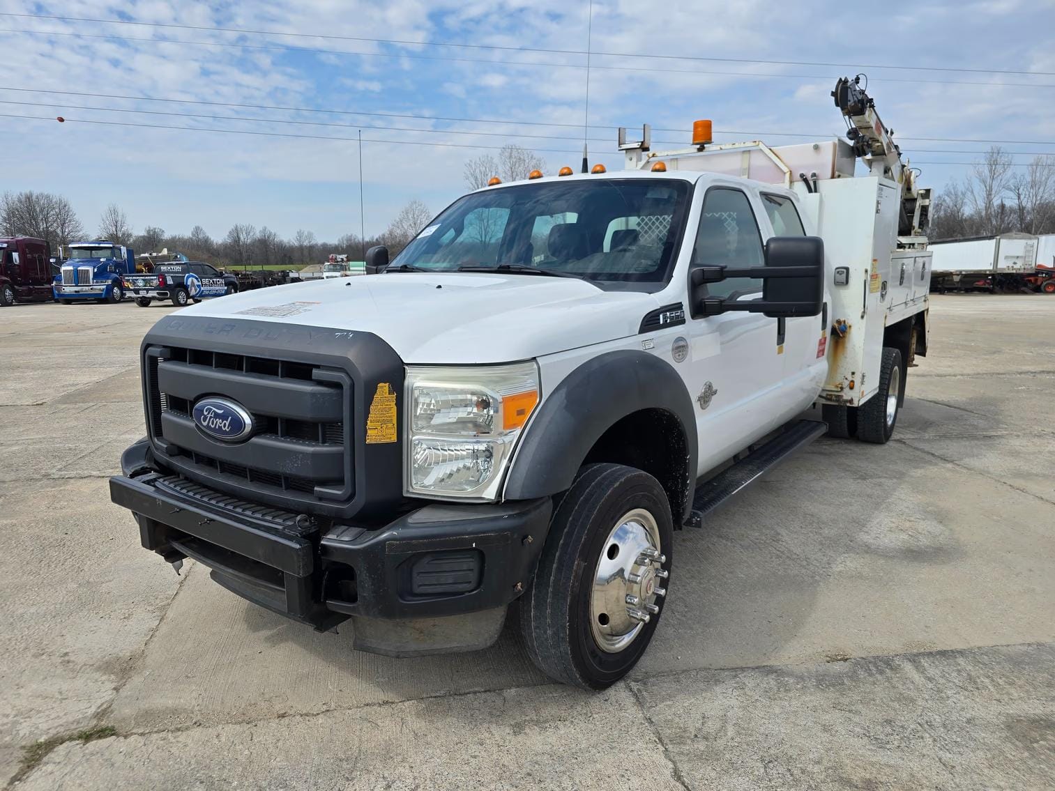 2013 Ford F-550 Equipment Image0