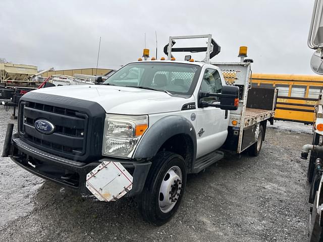 Image of Ford F-550 equipment image 2