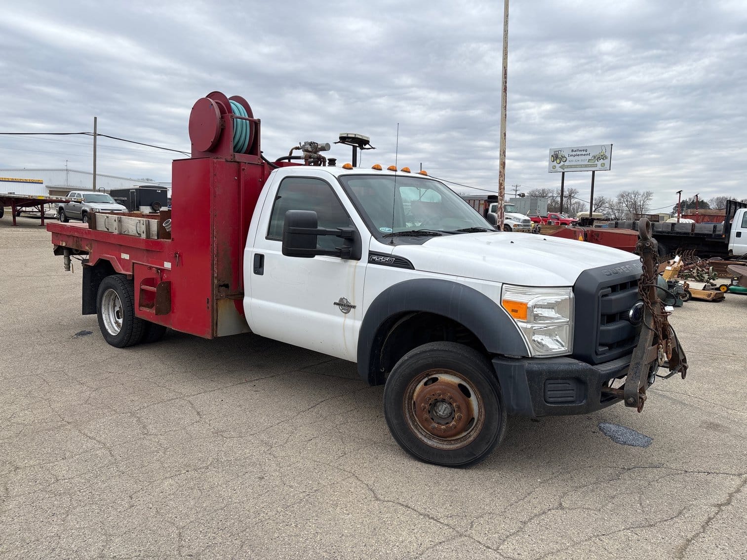 2013 Ford F-550 Equipment Image0