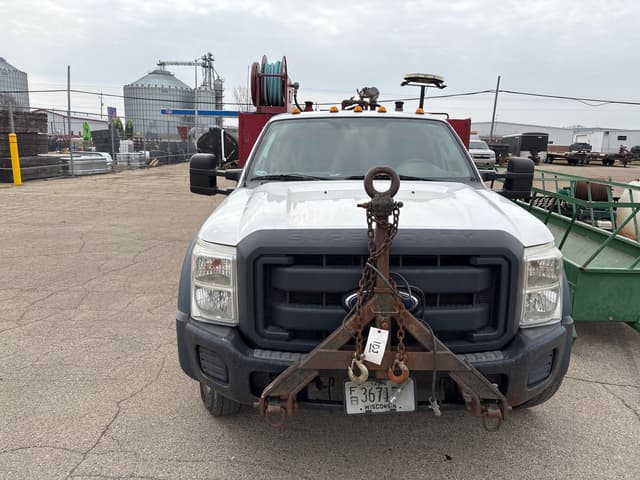 Image of Ford F-550 equipment image 2