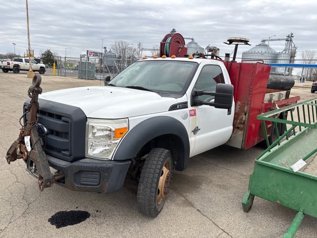 Image of Ford F-550 equipment image 1