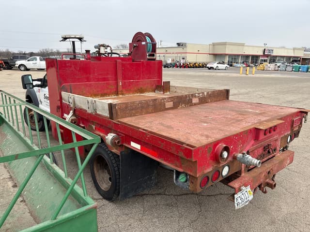 Image of Ford F-550 equipment image 3