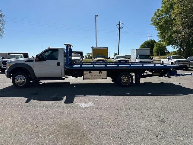 Image of Ford F-550 equipment image 1