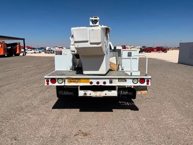 Image of Ford F-550 equipment image 3